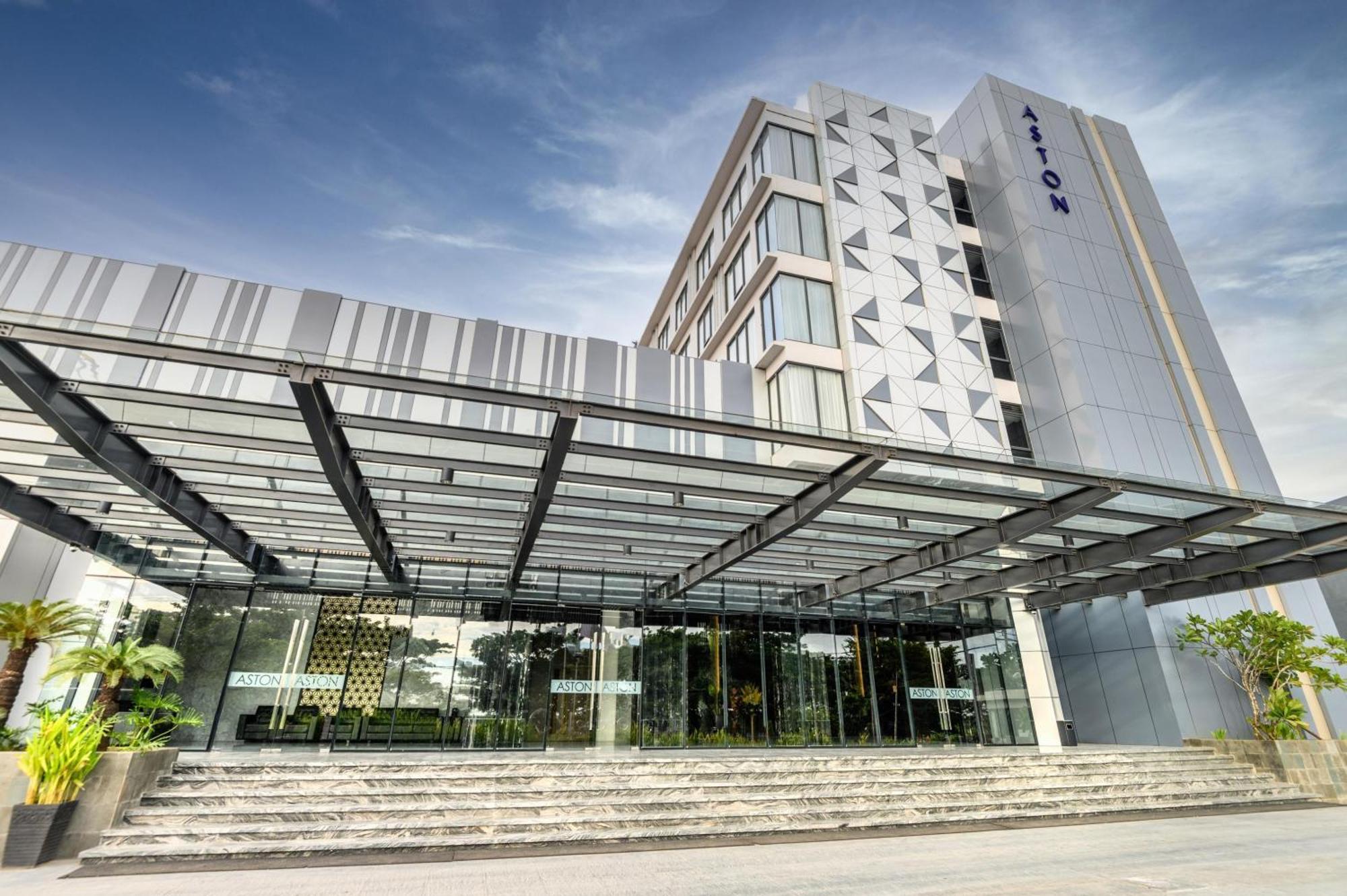 Aston Sorong Hotel & Conference Center Exterior foto