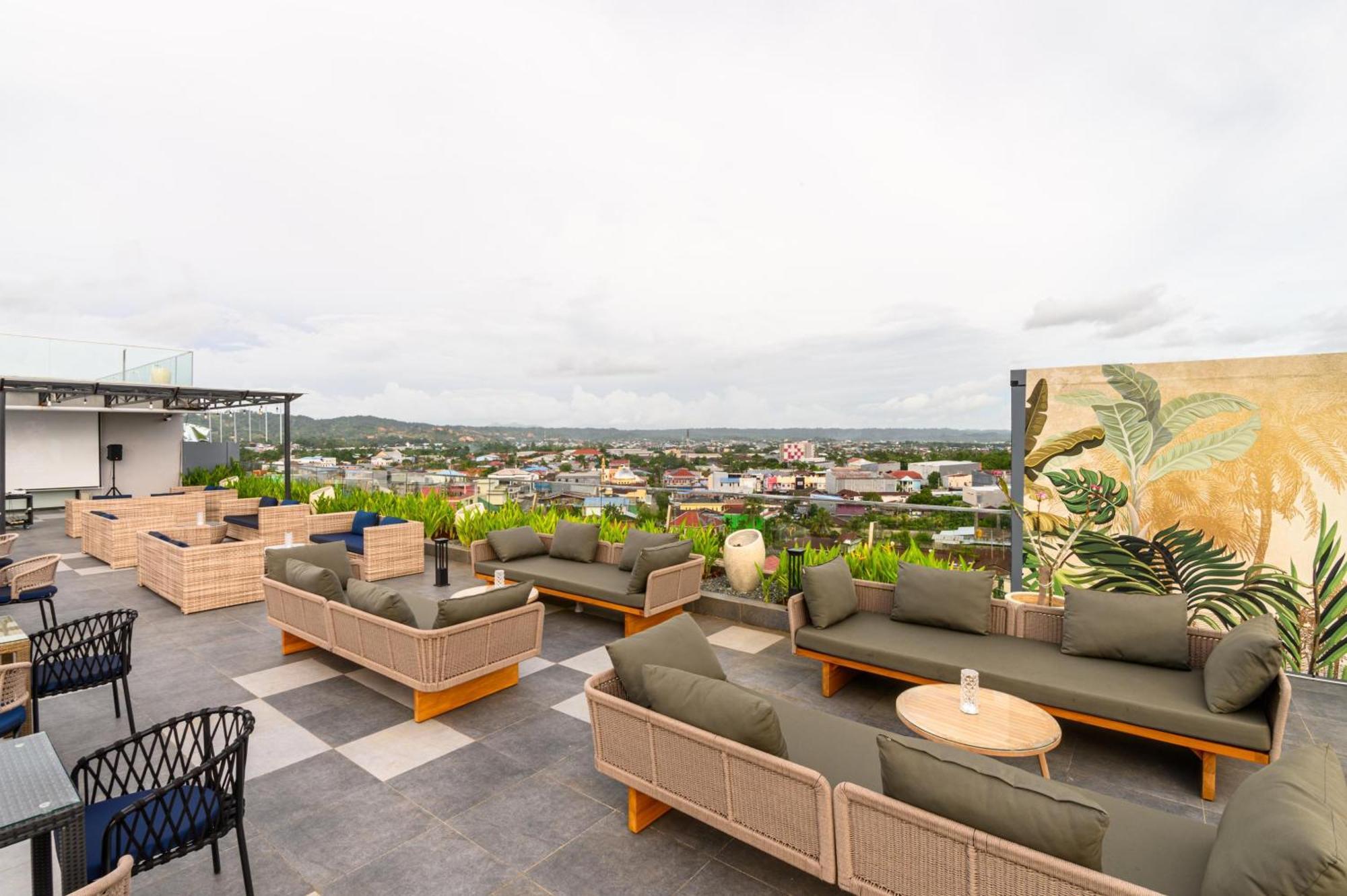 Aston Sorong Hotel & Conference Center Exterior foto