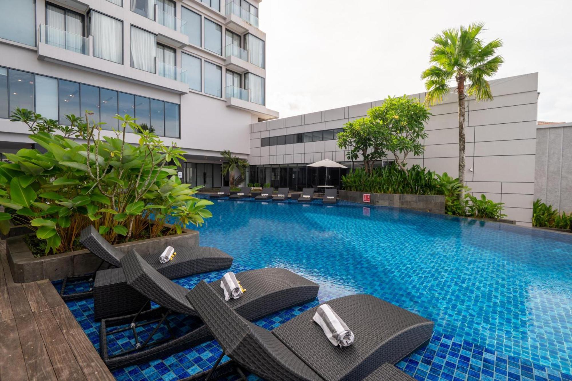 Aston Sorong Hotel & Conference Center Exterior foto